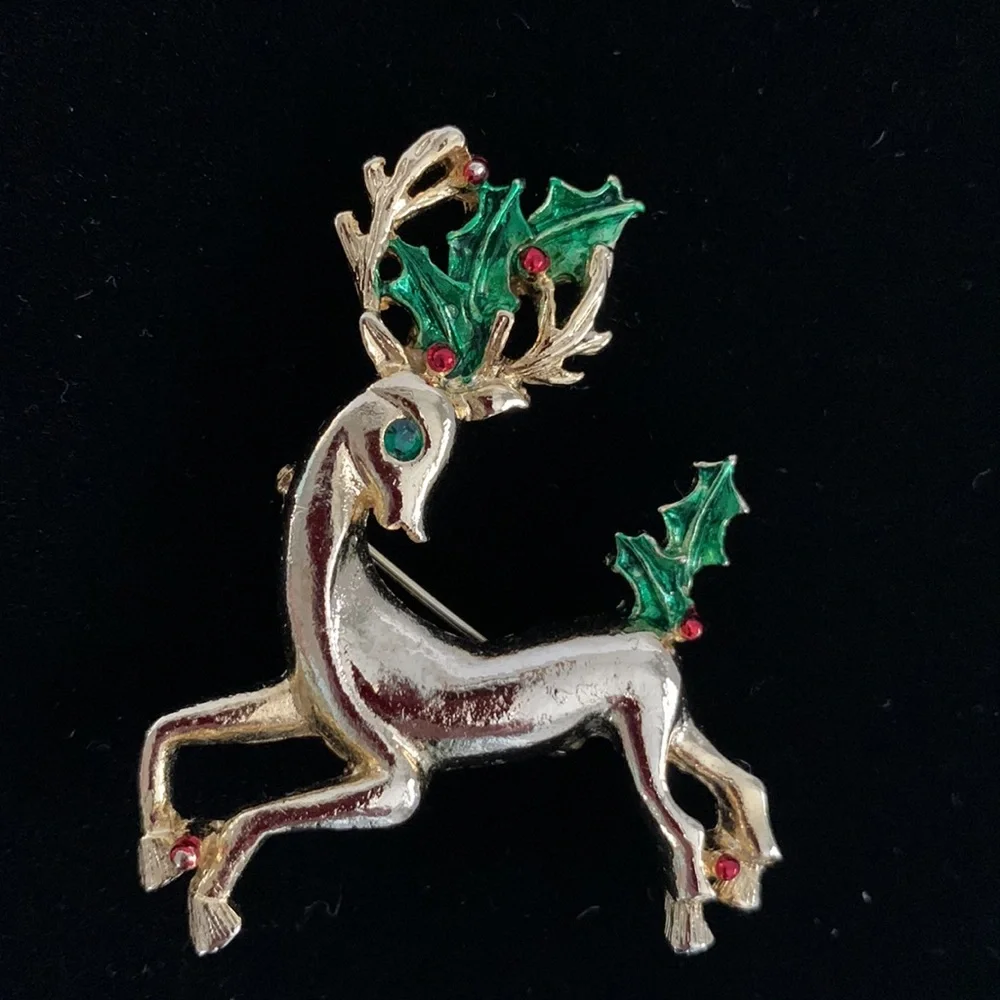 Gerry’s Reindeer Brooch Pin VTG Enamel Gold Tone Holly Leaves Berries Christmas